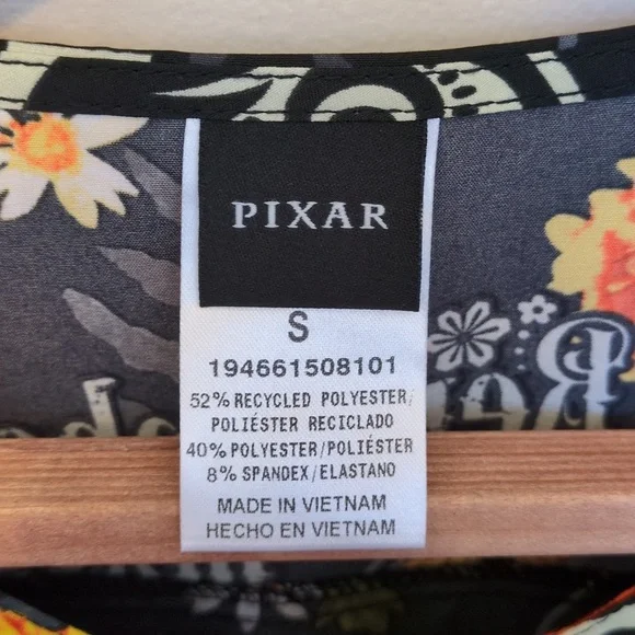 NWT Women's S Coco Scrub Top Tooniforms Disney Pixar Sugar Skull Floral Marigold - Picture 8 of 10